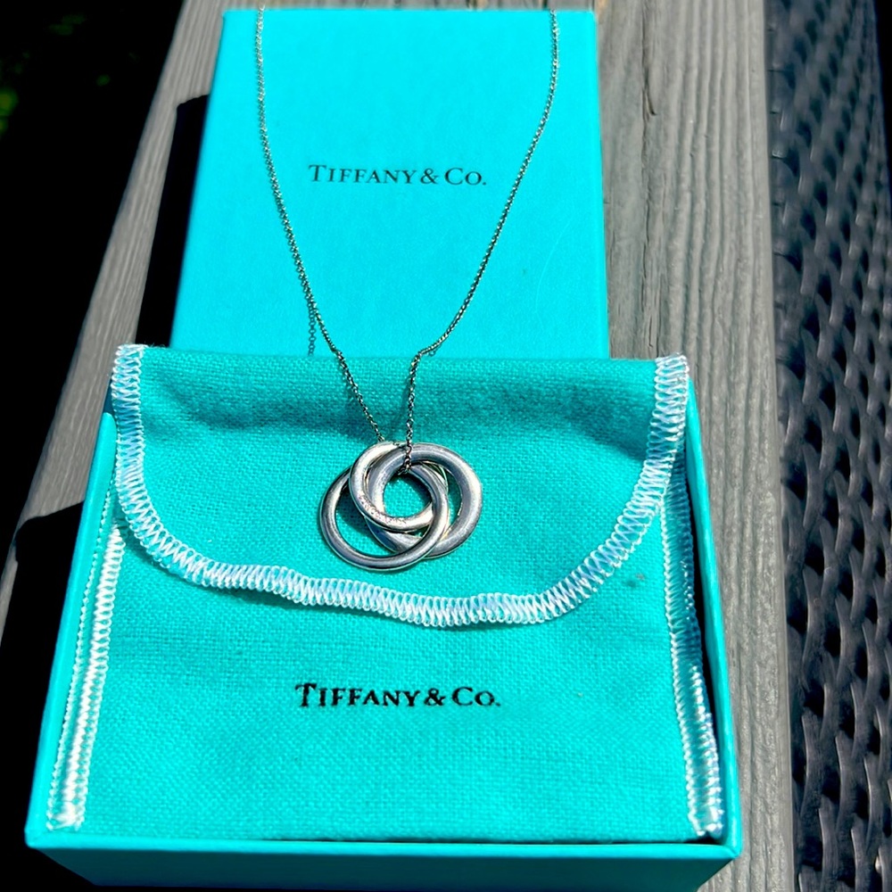 Tiffany & Co Silver interlocking circles pendant